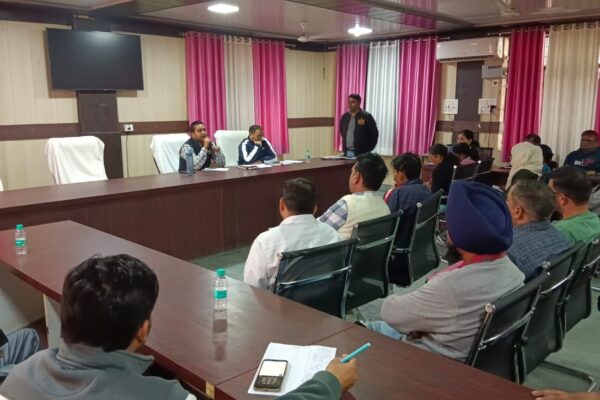 उप जिलाधिकारी बिलासपुर की अध्यक्षता में तहसील बिलासपुर में पर्यवेक्षक/बीएलओ की बैठक